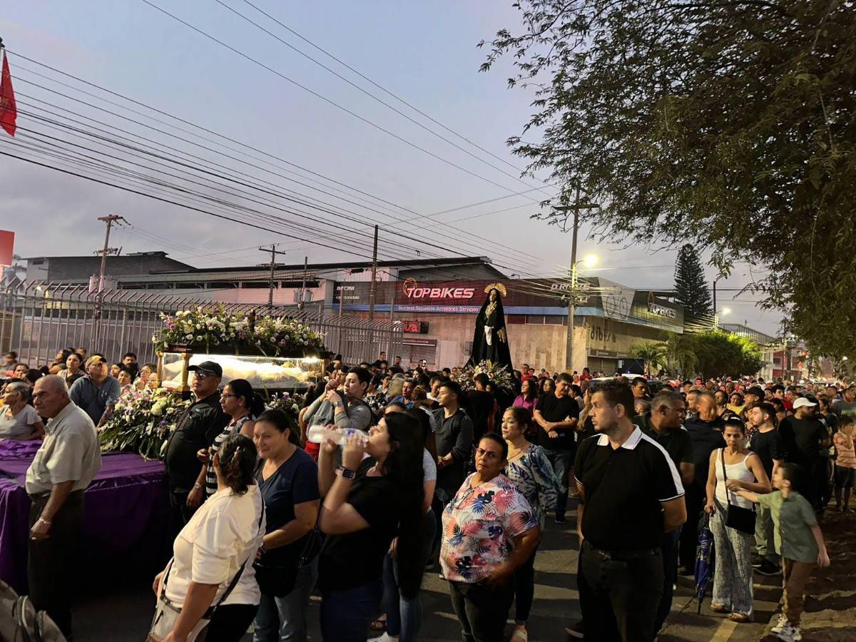 ”Ojalá nunca nos quiten ese derecho de tener procesiones en las calles”: arzobispo Lenihan