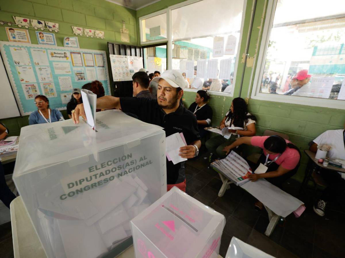 Retrasos y largas filas marcaron la mañana electoral en San Pedro Sula
