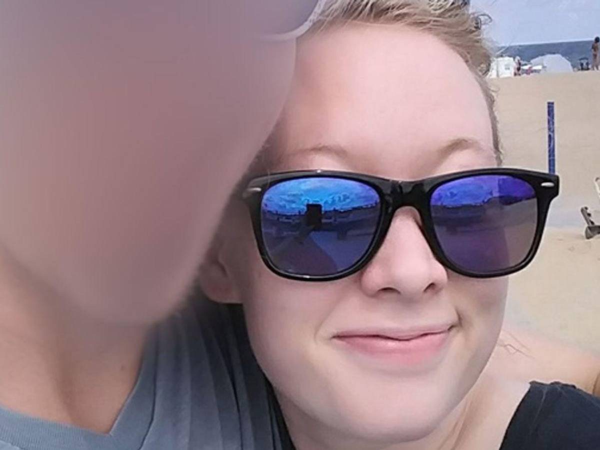 Lloran muerte de madre atacada a disparos por un agente de ICE