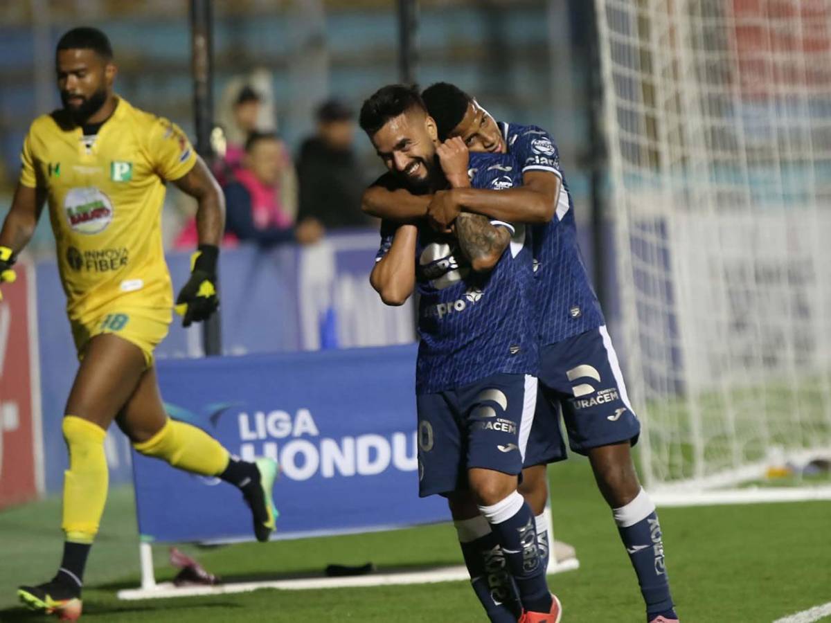 Festejos de Motagua, el jugador señalado en Platense y el descuido de bella chica