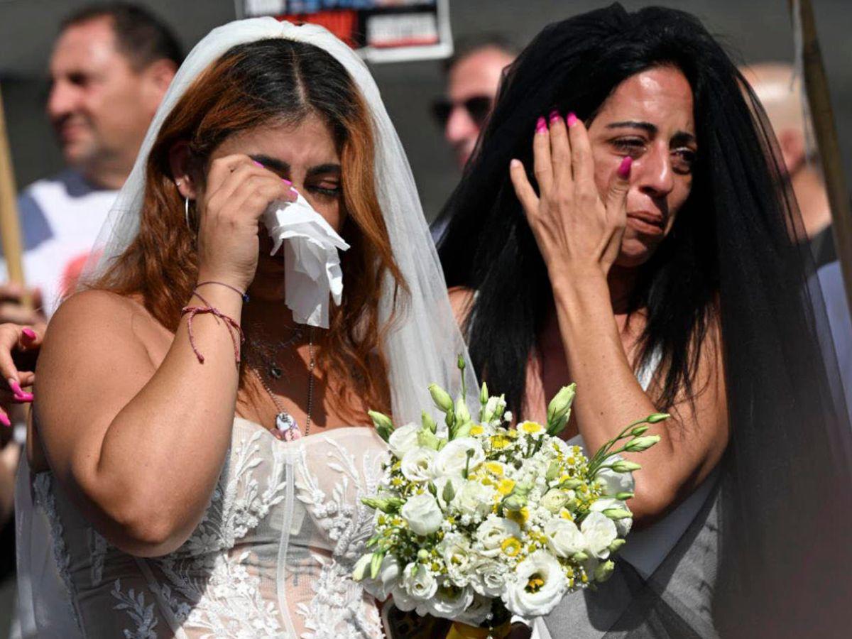 Exrehén mexicana celebra boda simbólica mientras su novio sigue cautivo en Gaza