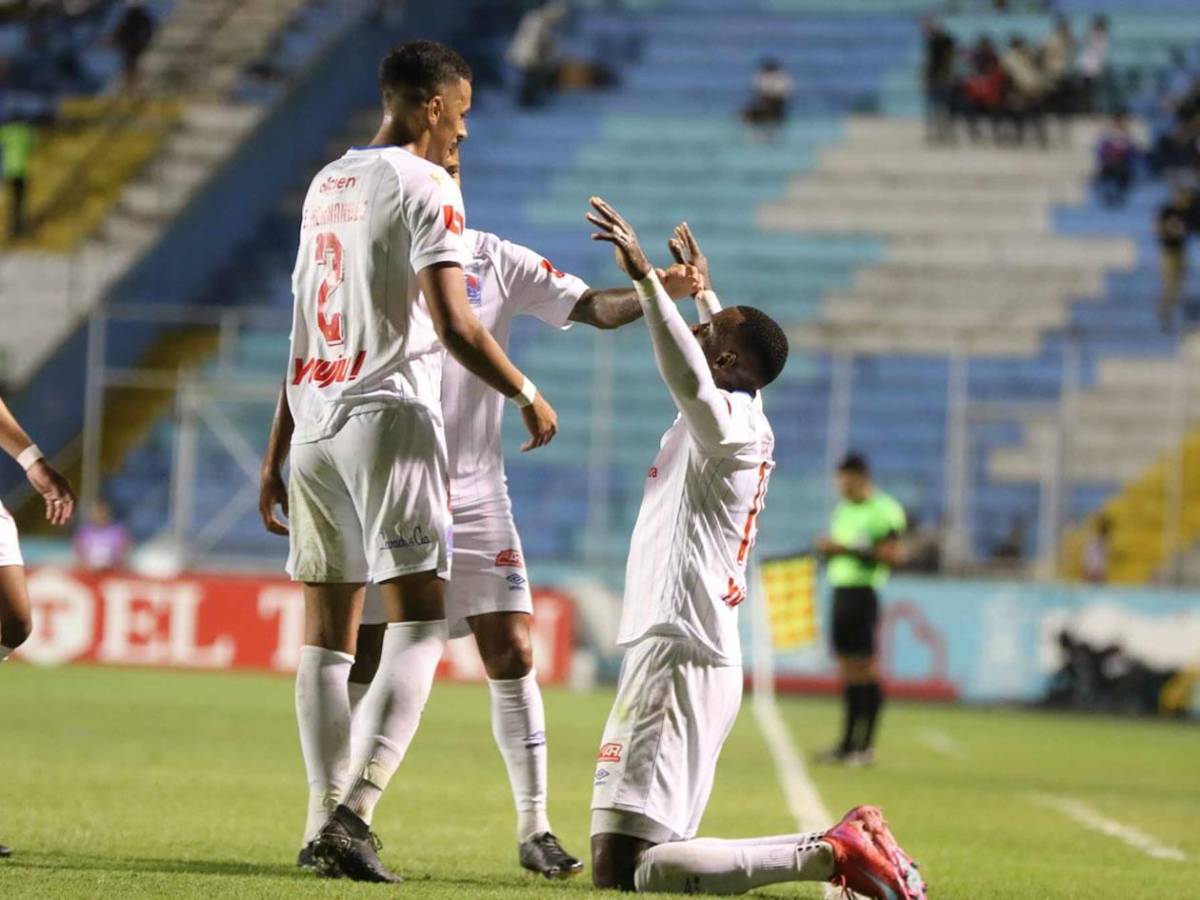 Vuelve a Olimpia tras estar marginado, festejan triunfo y tristeza de UPN