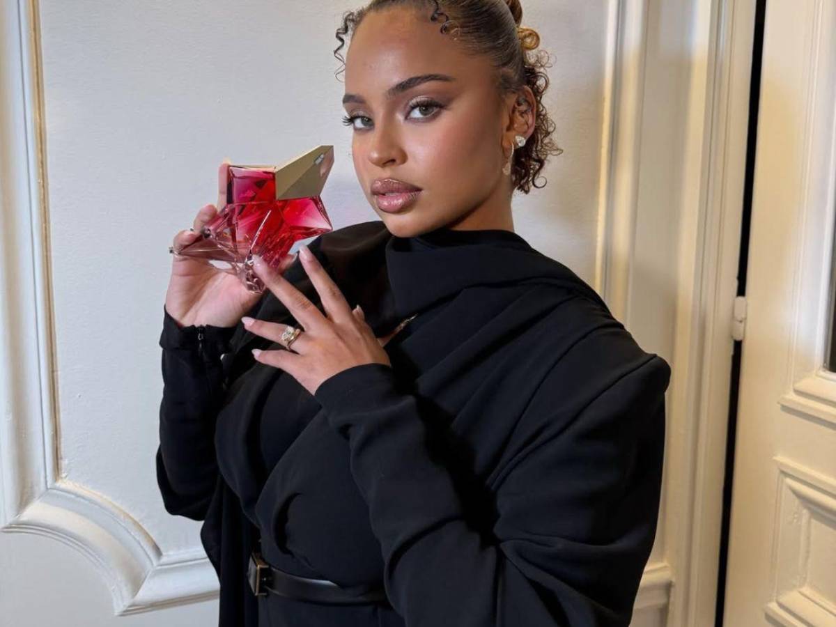 Famosa actriz e influencer acusa a futbolistas de acosarla cuando era menor de edad