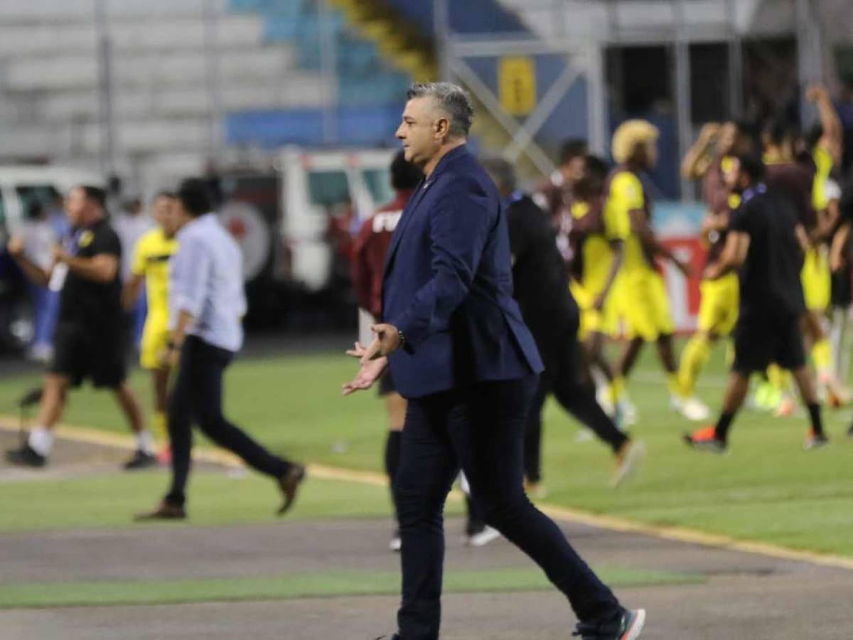 Felicidad de Real España, enfado en Motagua, pelea de jugadores y bellas chicas