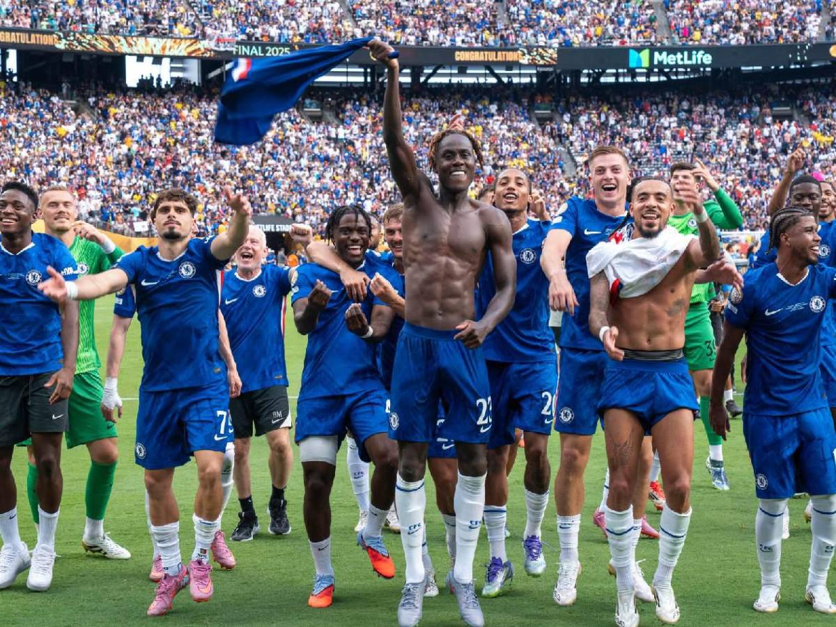 Luis Enrique perdió el control, agresión, zafarrancho y Chelsea humilló al PSG