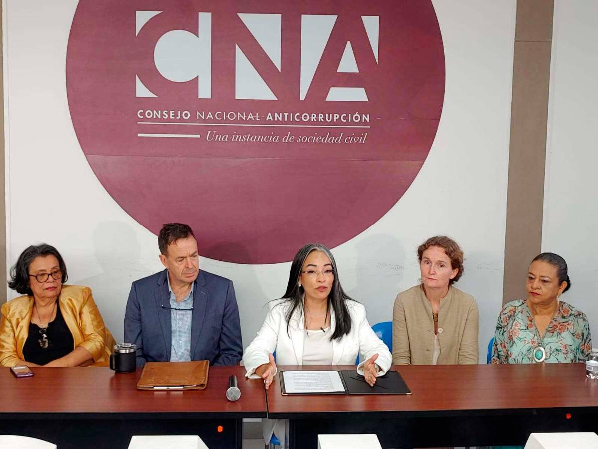 “En el exilio seguí siendo objeto de agresiones”: Gabriela Castellanos