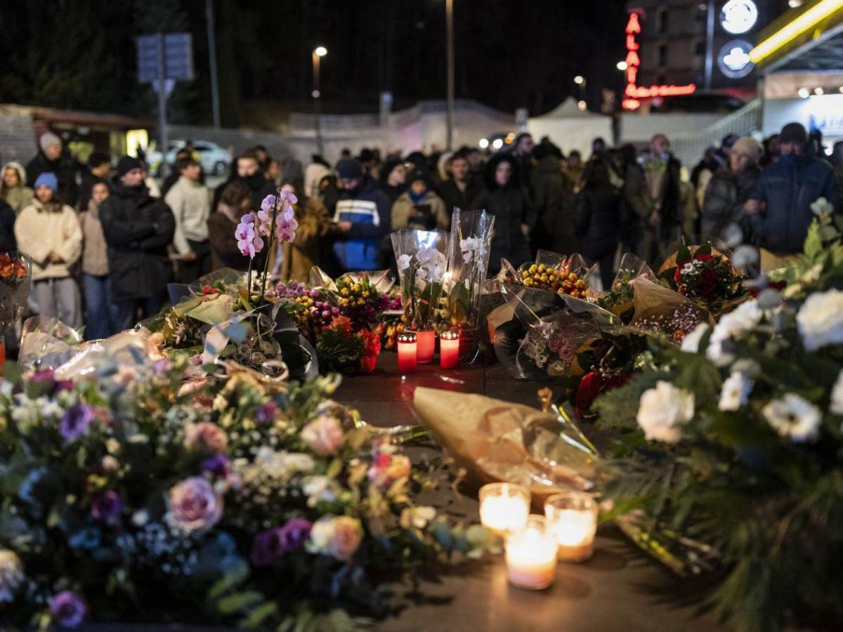 Revelan qué originó el incendio en bar de estación de esquí en Suiza