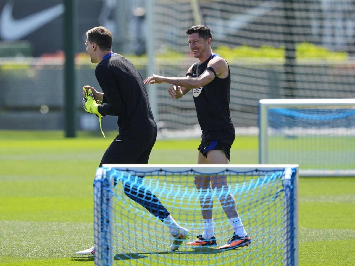 Sorprenden a todos: Lewandowski y Szczesny, 'a los golpes' en entreno del Barcelona