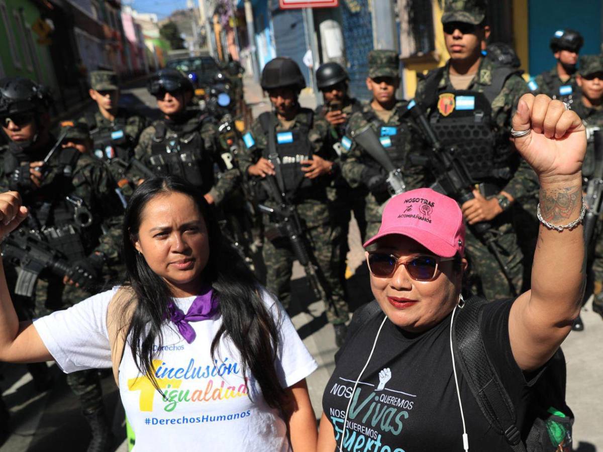 Con protesta en las calles, conmemoran el Día de la Mujer Hondureña