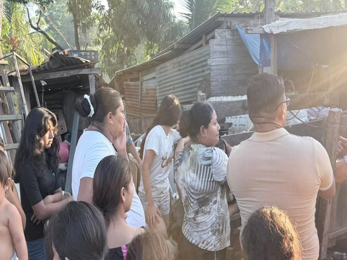 “En diez minutos pasó todo”: los desgarradores relatos e imágenes del incendio en el que murieron cinco hermanos y una bebé