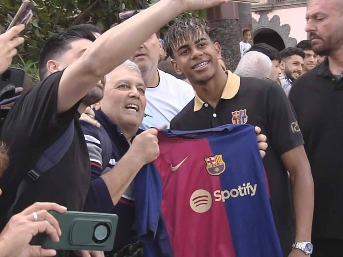Lamine Yamal deja de firmar autógrafos por increíble motivo y es fuertemente atacado