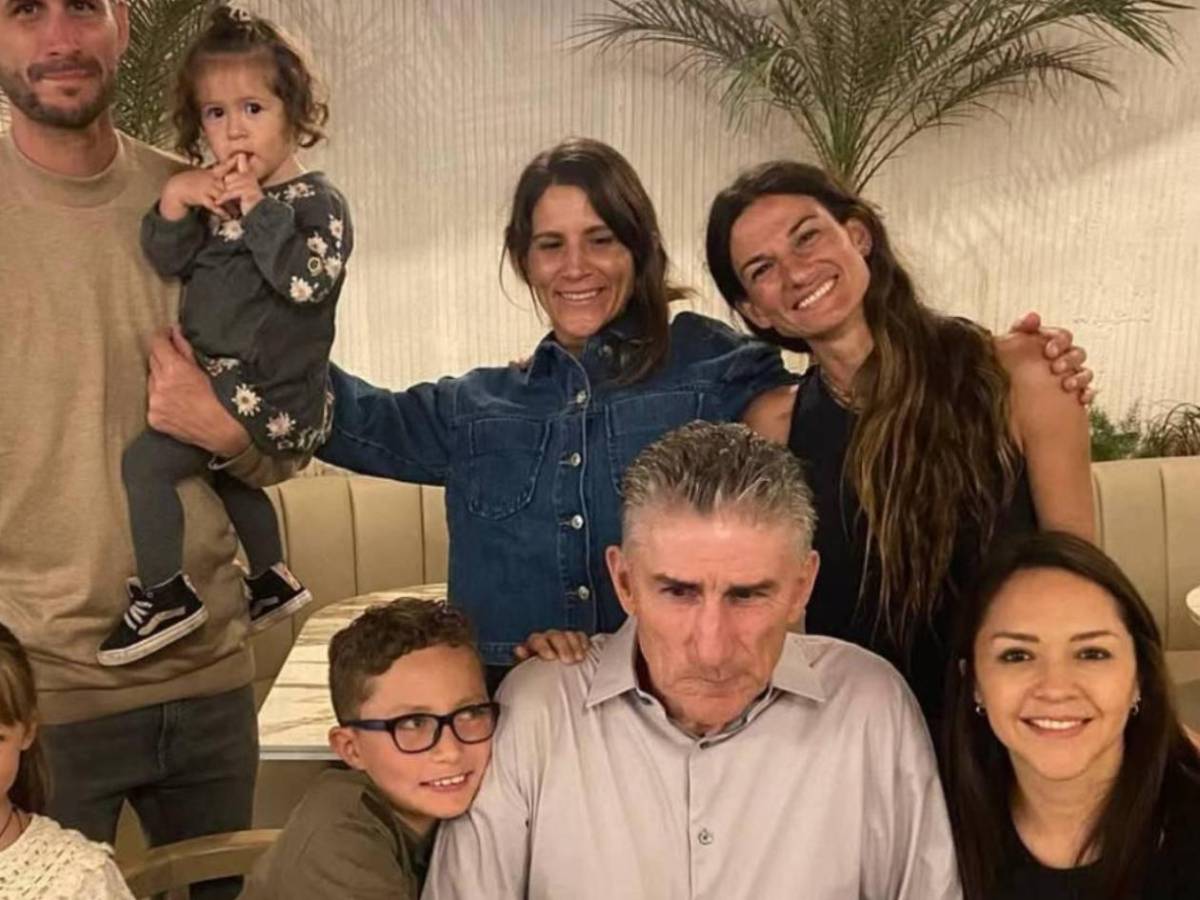 Esposa de famoso técnico impacta con relato sobre rara enfermedad que sufre el DT: Nunca se dio cuenta