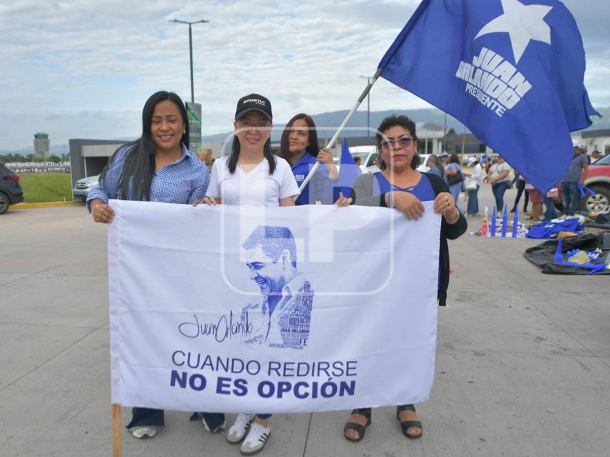 Entre lágrimas y oraciones: así fue el emotivo regreso de Juan Orlando Hernández a Honduras