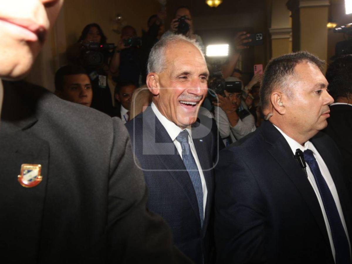 Personalidades captadas en el traspaso de mando de Juan Diego Zelaya