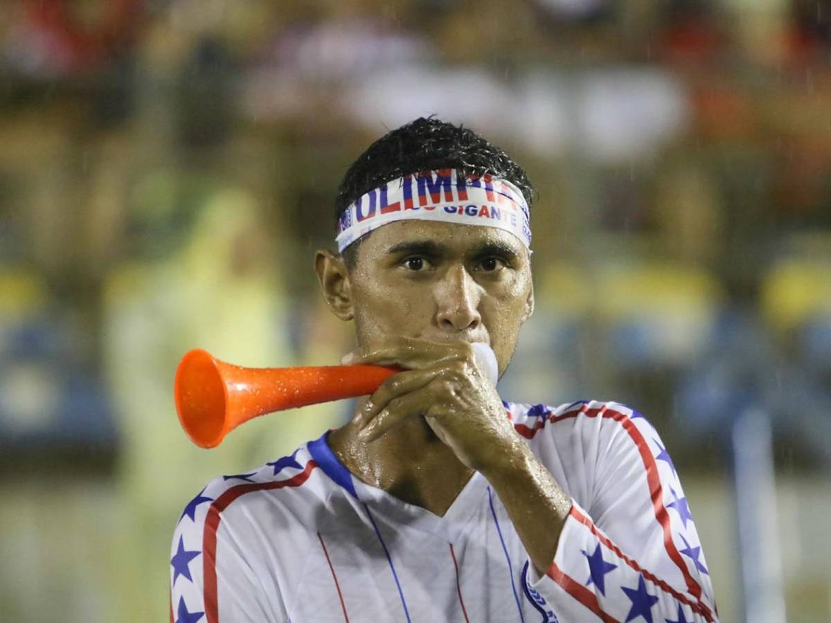 Olimpia y Real España festejan remontadas, jugador termina de portero, inundados y bellezas