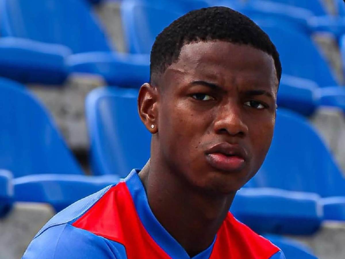 ¿Por qué Vinicius fue a ver partido de Julián Martínez? Furor por su presencia