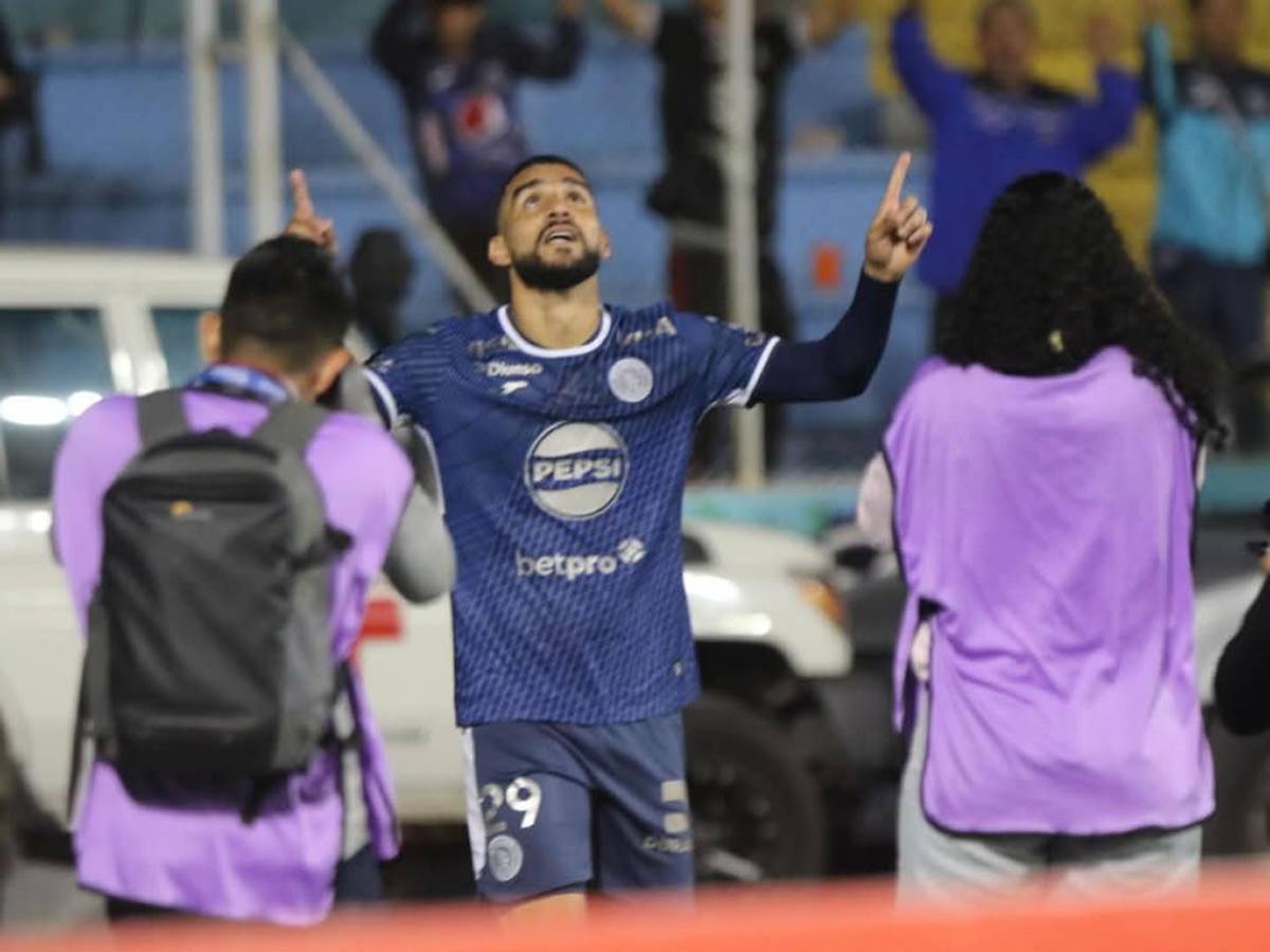 Festejos de Motagua, el jugador señalado en Platense y el descuido de bella chica
