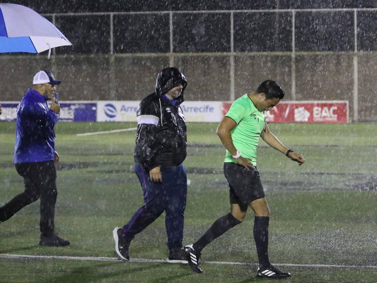 Olimpia y Real España festejan remontadas, jugador termina de portero, inundados y bellezas