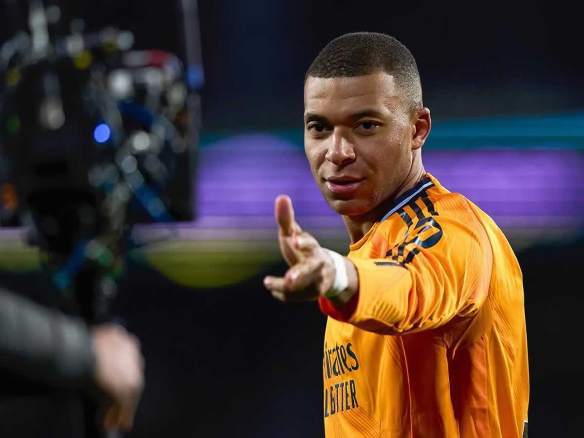 Así celebró Mbappé su primer hat-trick con el Real Madrid.