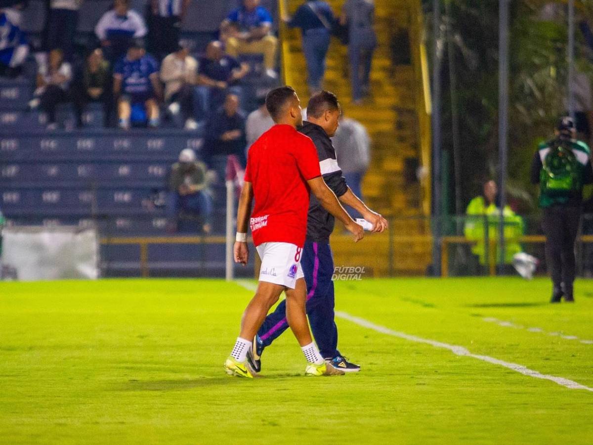 Olimpia celebra, pero recibe duro golpe, infiltrado en Costa Rica y enojo del DT de Cartaginés