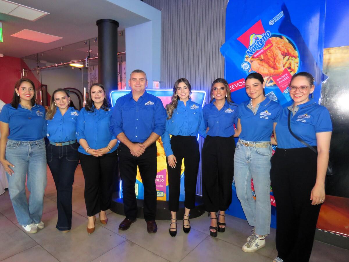 Los ejecutivos de Pollo Norteño estuvieron presentes en el nuevo lanzamiento.