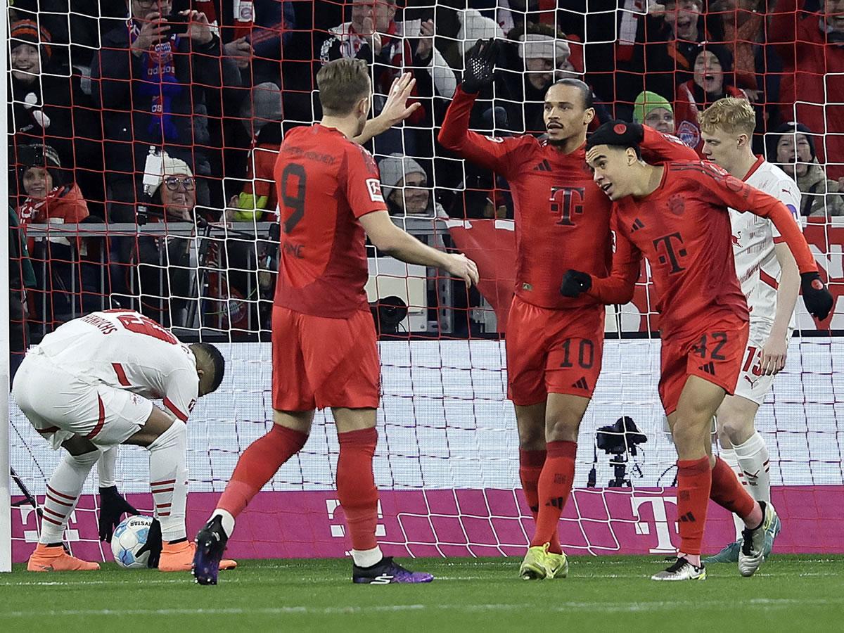 Jamal Musiala celebra el primer gol del partido que marcó a los 28 segundos.