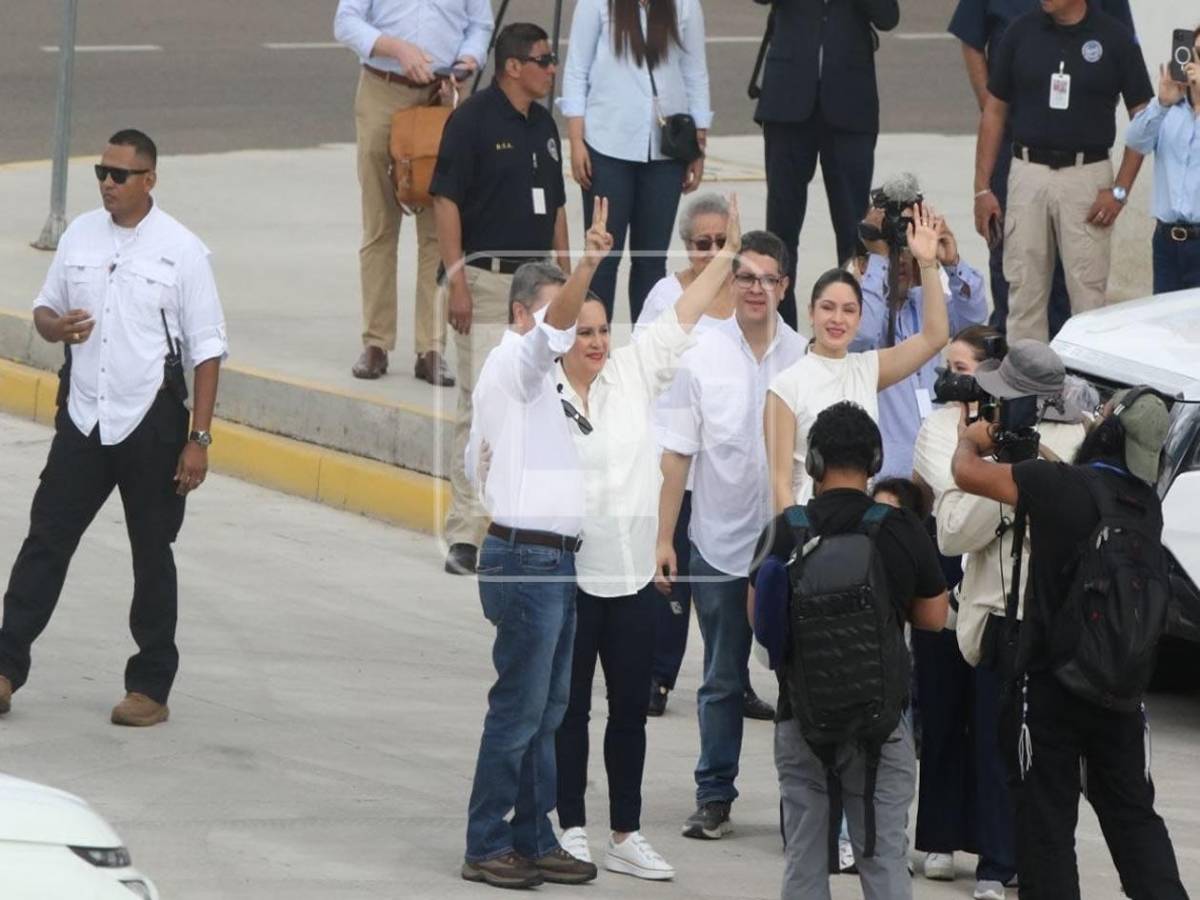 Entre lágrimas y oraciones: así fue el emotivo regreso de Juan Orlando Hernández a Honduras