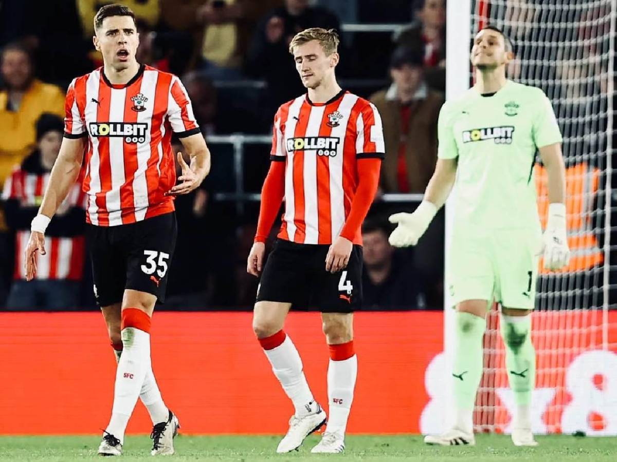 El peor equipo de la Premier desciende a falta de siete fechas; toman decisión