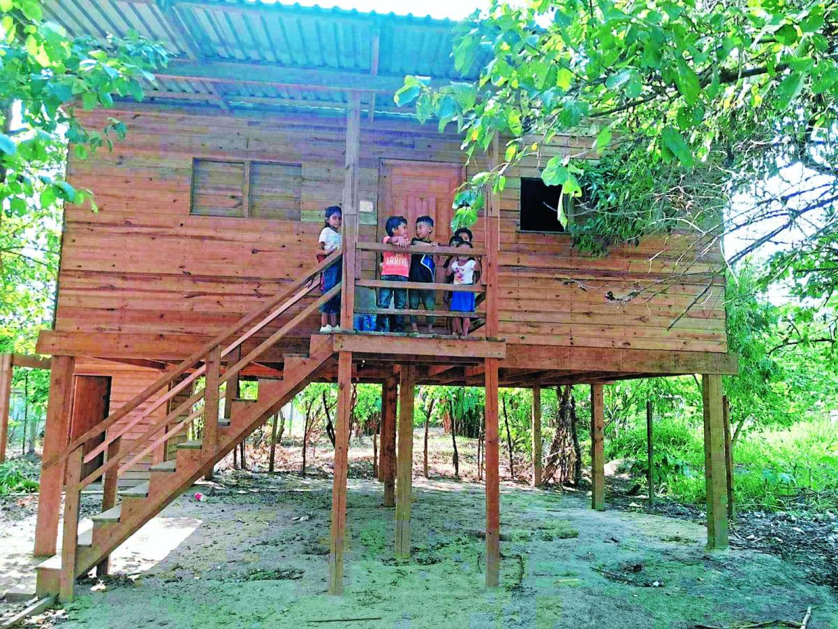 Construyen escuela bilingüe en memoria de misionero de EEUU