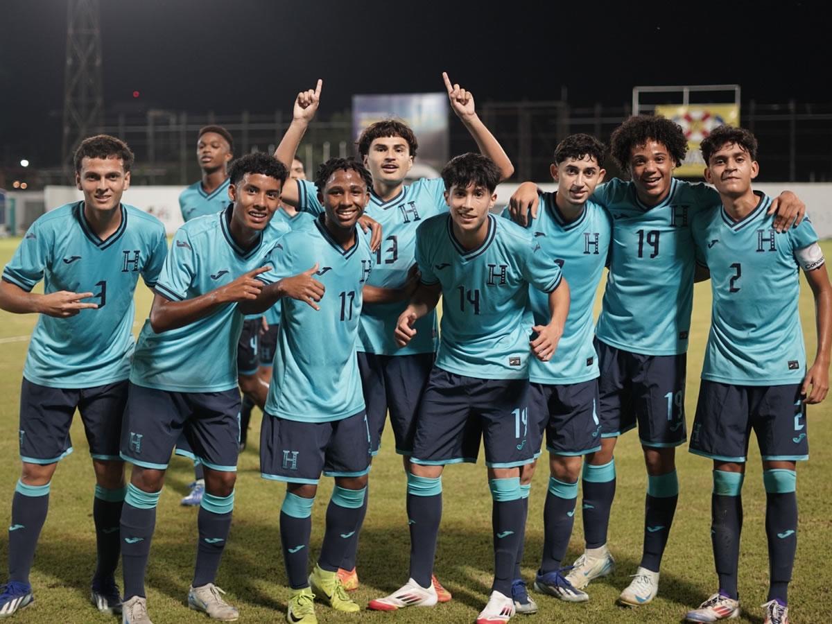 Luis Suazo celebró junto a sus compañeros de la Sub-17 de Honduras.