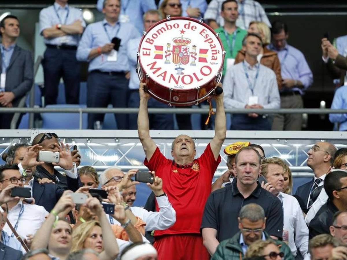 Muere Manolo 'El del Bombo', el hincha más fiel de España: 10 Mundiales
