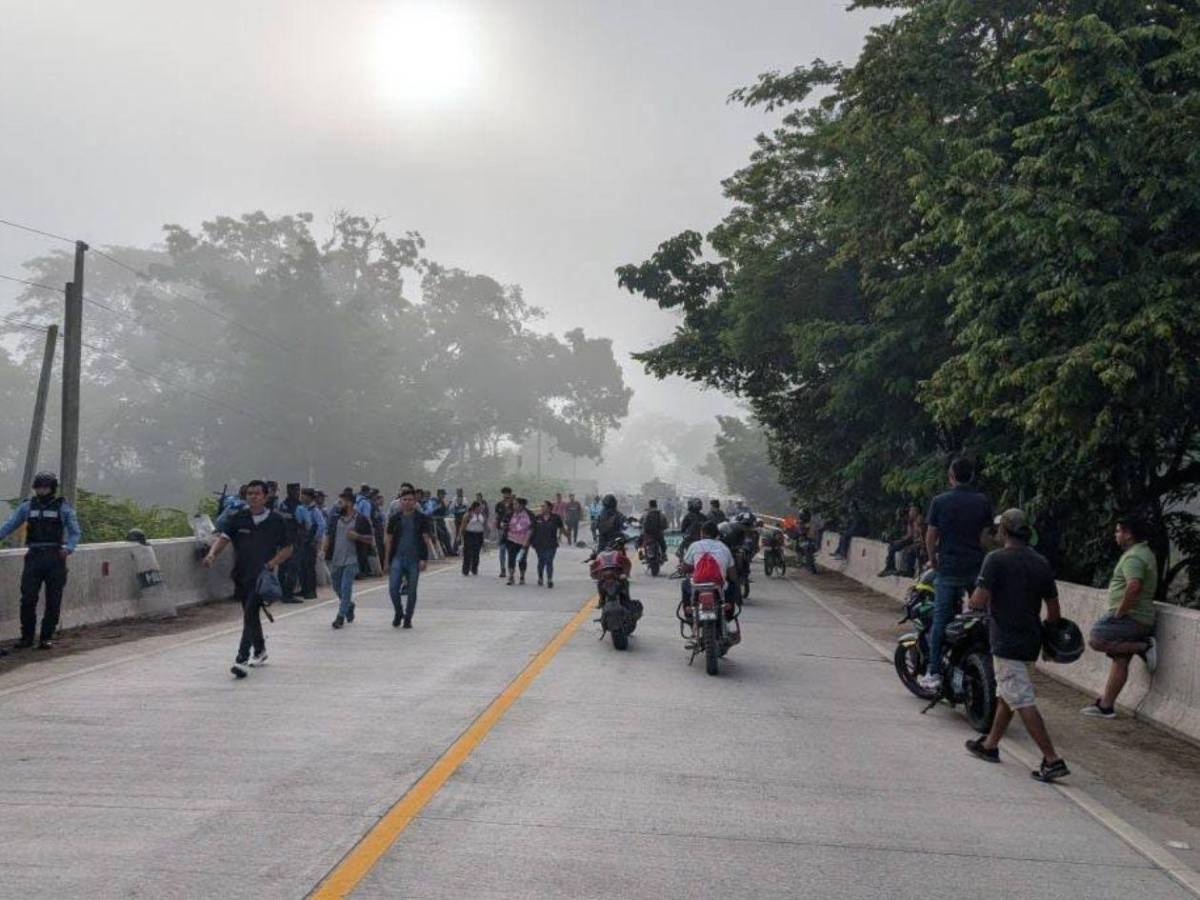 No a la represa El Tablón: pobladores de Quimistán bloquean la CA-4