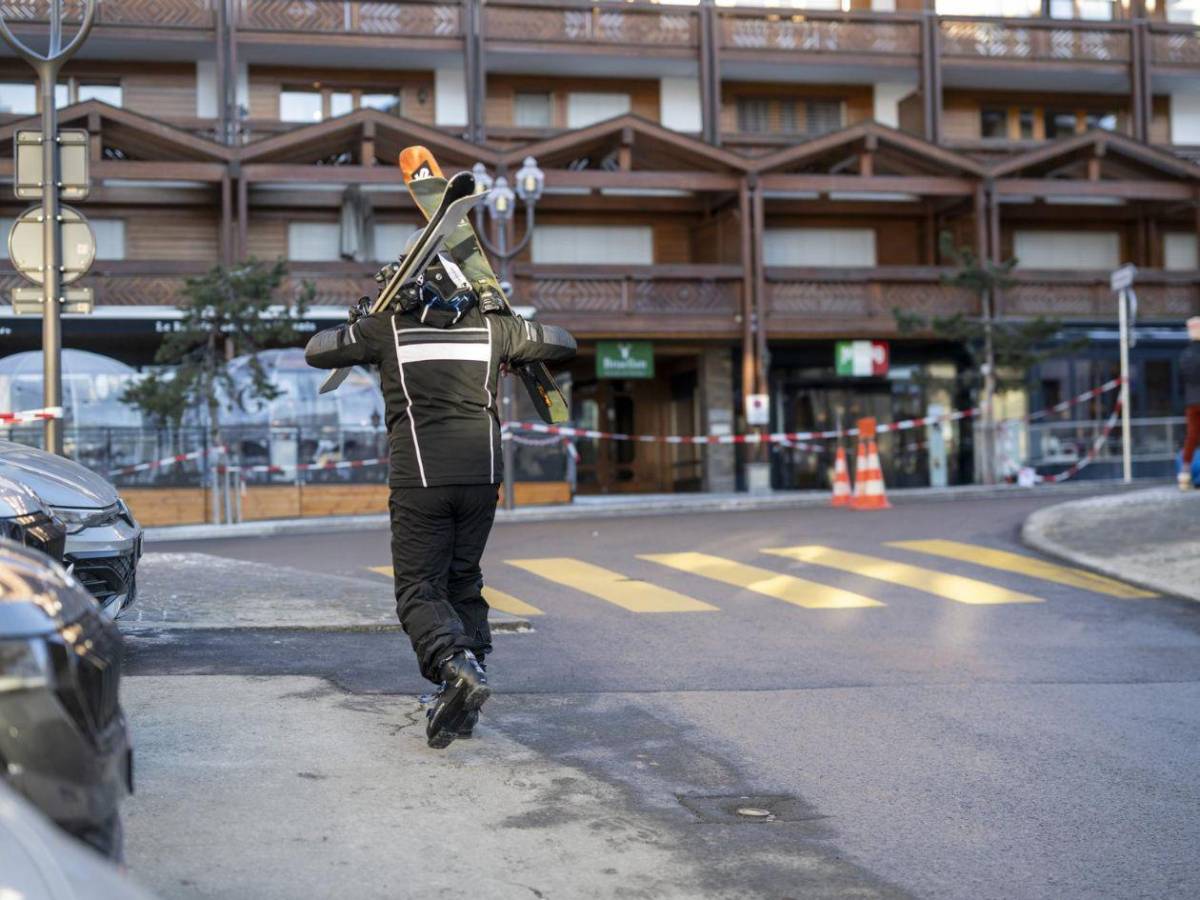 Revelan qué originó el incendio en bar de estación de esquí en Suiza