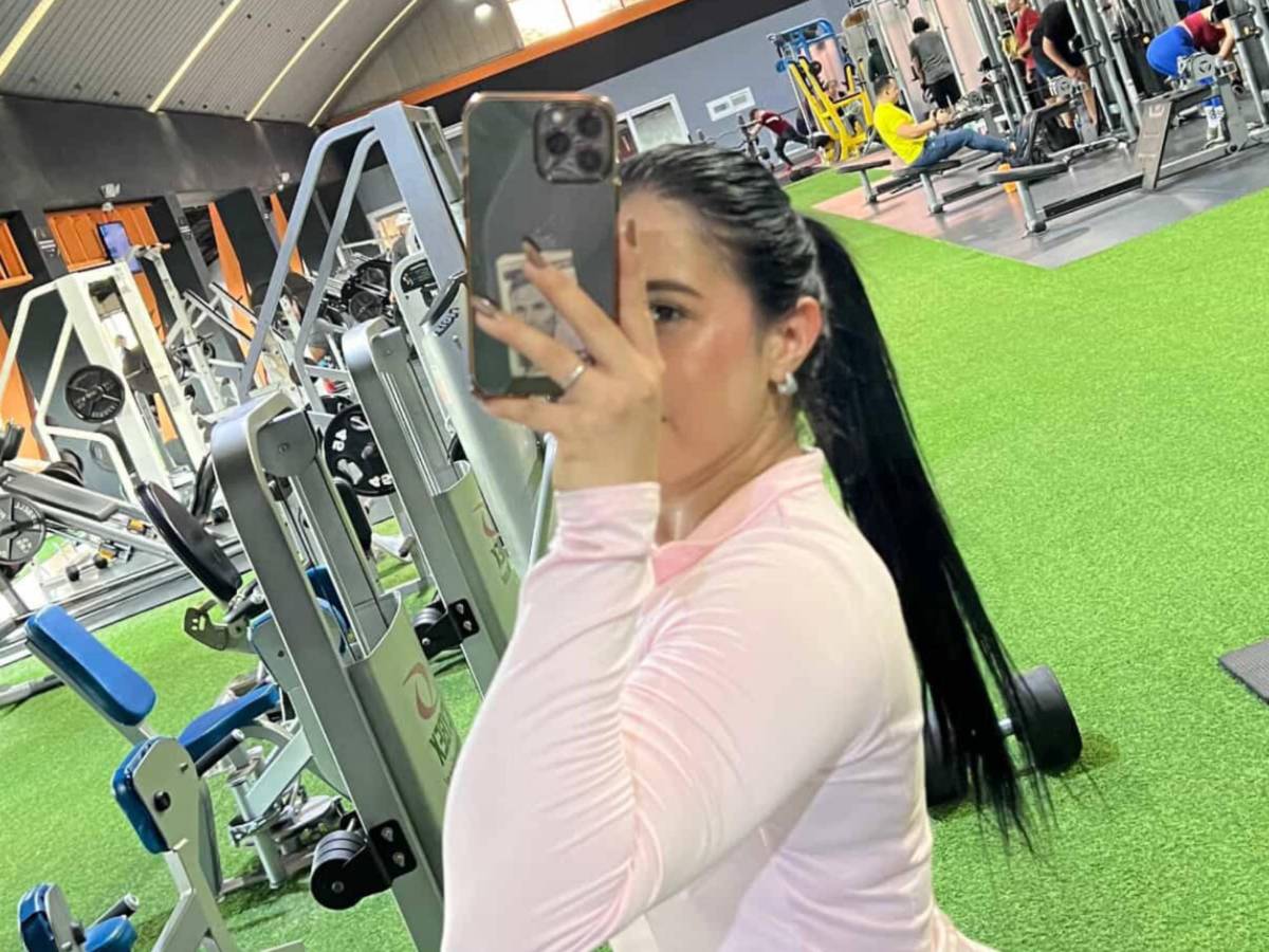 Hizo una confesión: Dayanara, la sensual aficionada del Olimpia que cautiva en las redes
