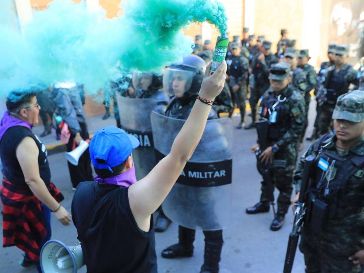Con protesta en las calles, conmemoran el Día de la Mujer Hondureña