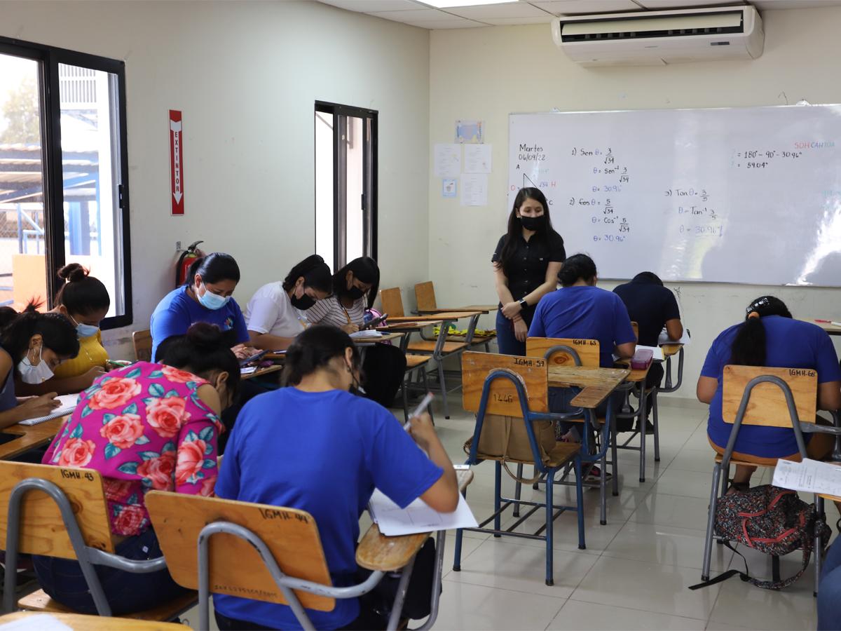 Los centros educativos de Ciudad Mujer atienden las necesidades y demandas de mujeres en diversas etapas de sus vidas.