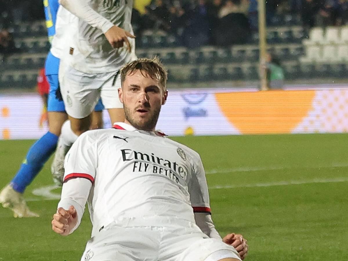 Mexicano Santi Giménez se luce con golazo en el Milan por la Serie A