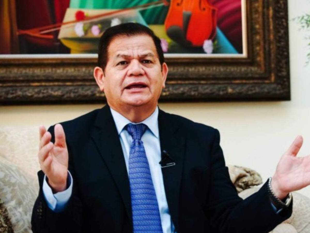 Romeo Vásquez vuelve a la carga con ataque a Enrique Flores Lanza: Te torciste