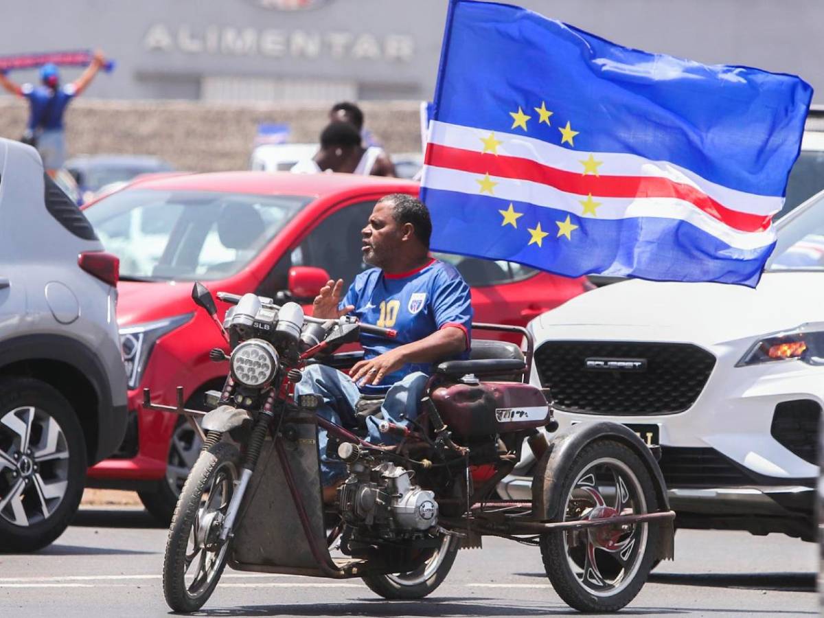 Cabo Verde desata locura, Vozinha aprovechó su fama y sorprende con lo que hizo