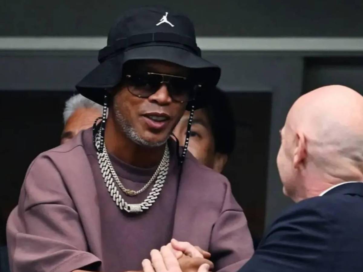 ¡Bombazo! Ronaldinho sale del retiro y ya fue presentado: este será su salario