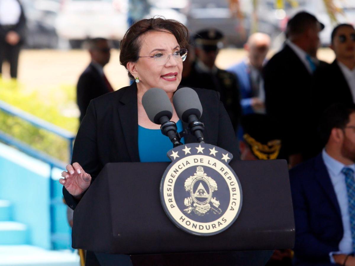 Xiomara Castro destaca logros de su gobierno en 93 aniversario de la Fuerza Aérea