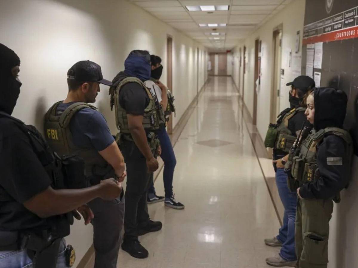 “Por negligencia”: mujer denuncia a ICE tras la muerte de su esposo inmigrante detenido