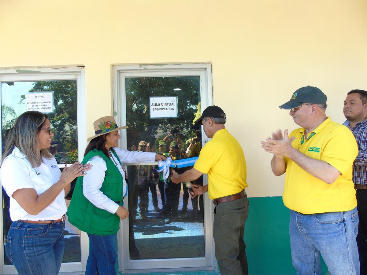 El lanzamiento del aula virtual marca un hito en la educación agrícola, brindando acceso a conocimientos vitales para el desarrollo del sector.