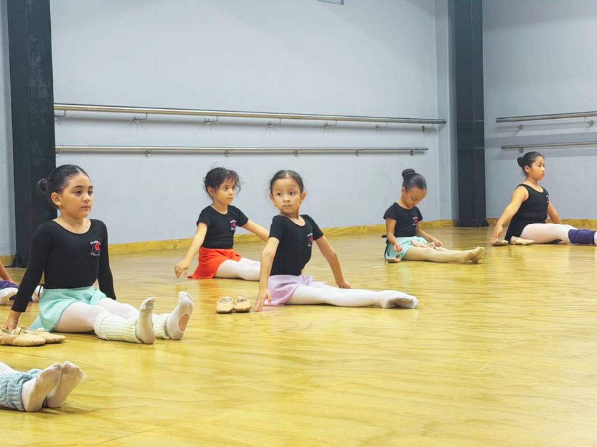 De Villanueva a Colombia: 24 bailarinas hondureñas brillan con su talento en Bogotá