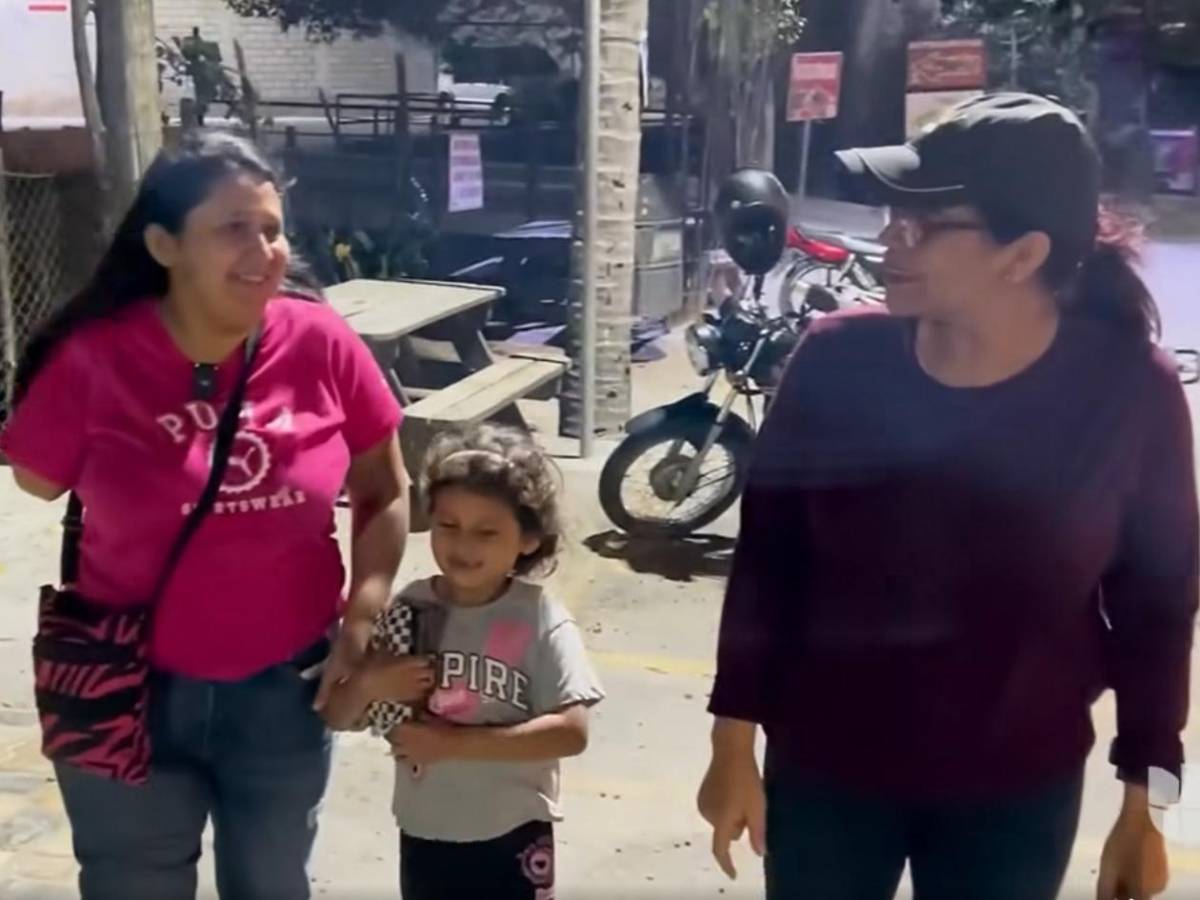 Hondureña se entrega a ICE para que la deporten, pero la rechazan