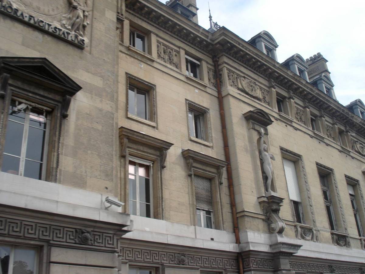 Tribunal correccional de Versalles.