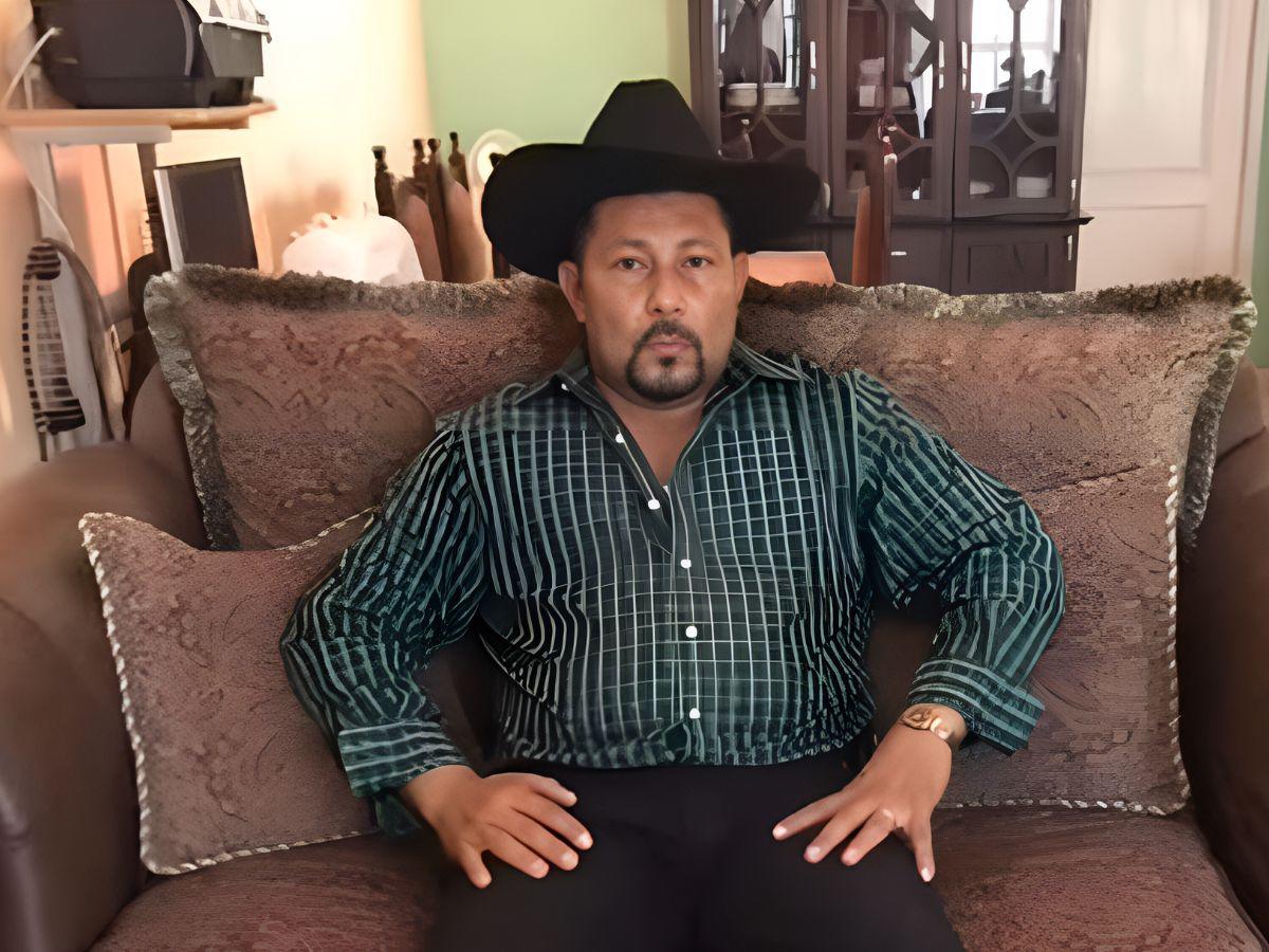 Ultiman a reconocido ganadero dentro de su carro en Olancho