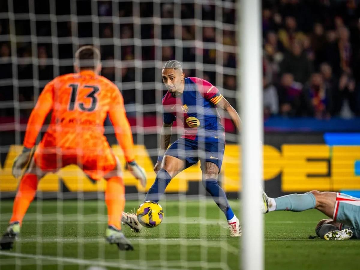 Raphinha tuvo varias ocasiones de gol, pero no las pudo concretar.