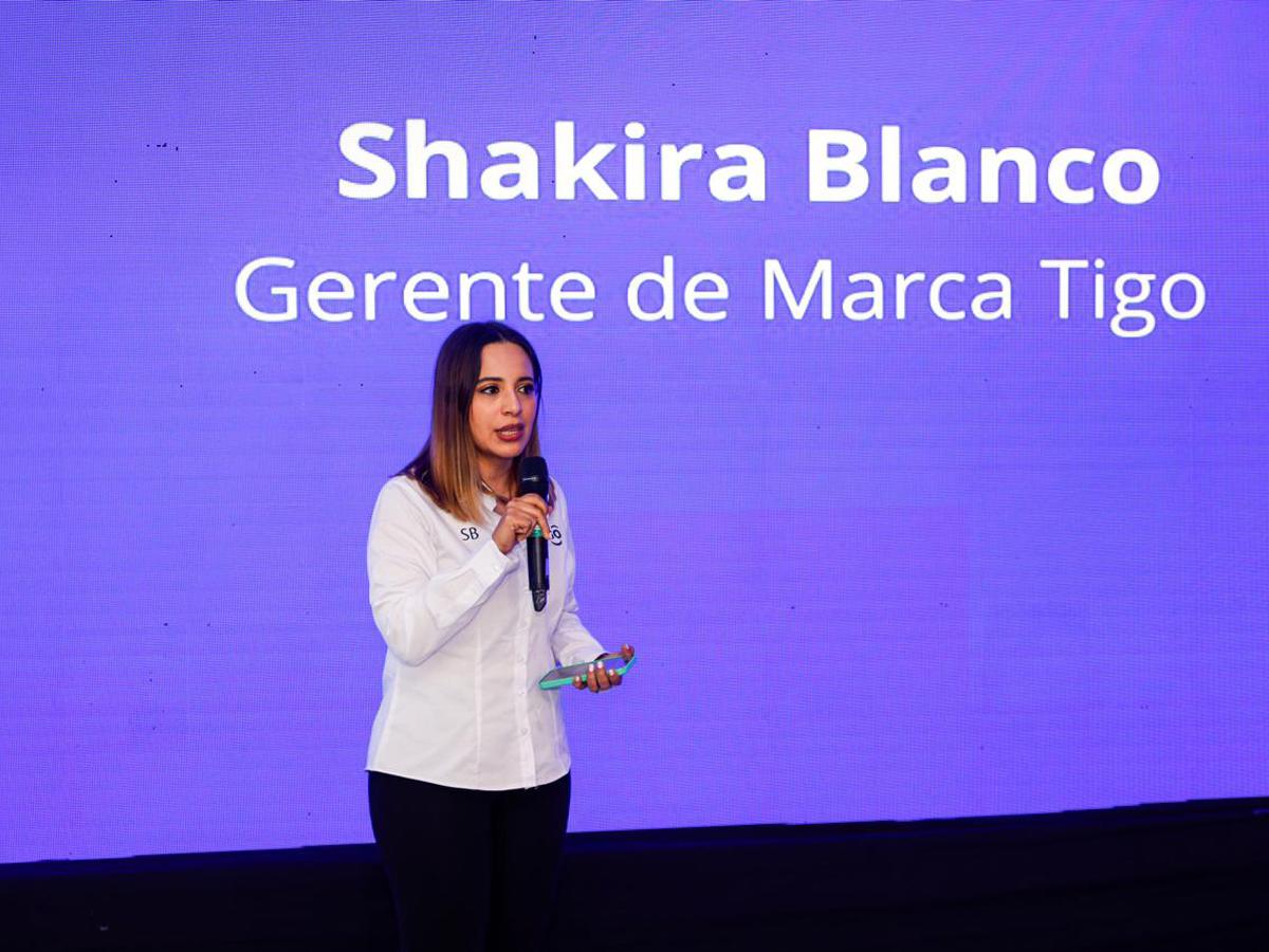 Shakira Blanco, Gerente de Marca Tigo, afirma que los smartphones Galaxy Z Flip6 y Fold6 cumplen las expectativas de los clientes más exigentes.