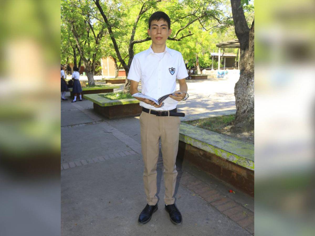 Orgullo académico: Ellos son los 8 mejores estudiantes del JTR este 2025